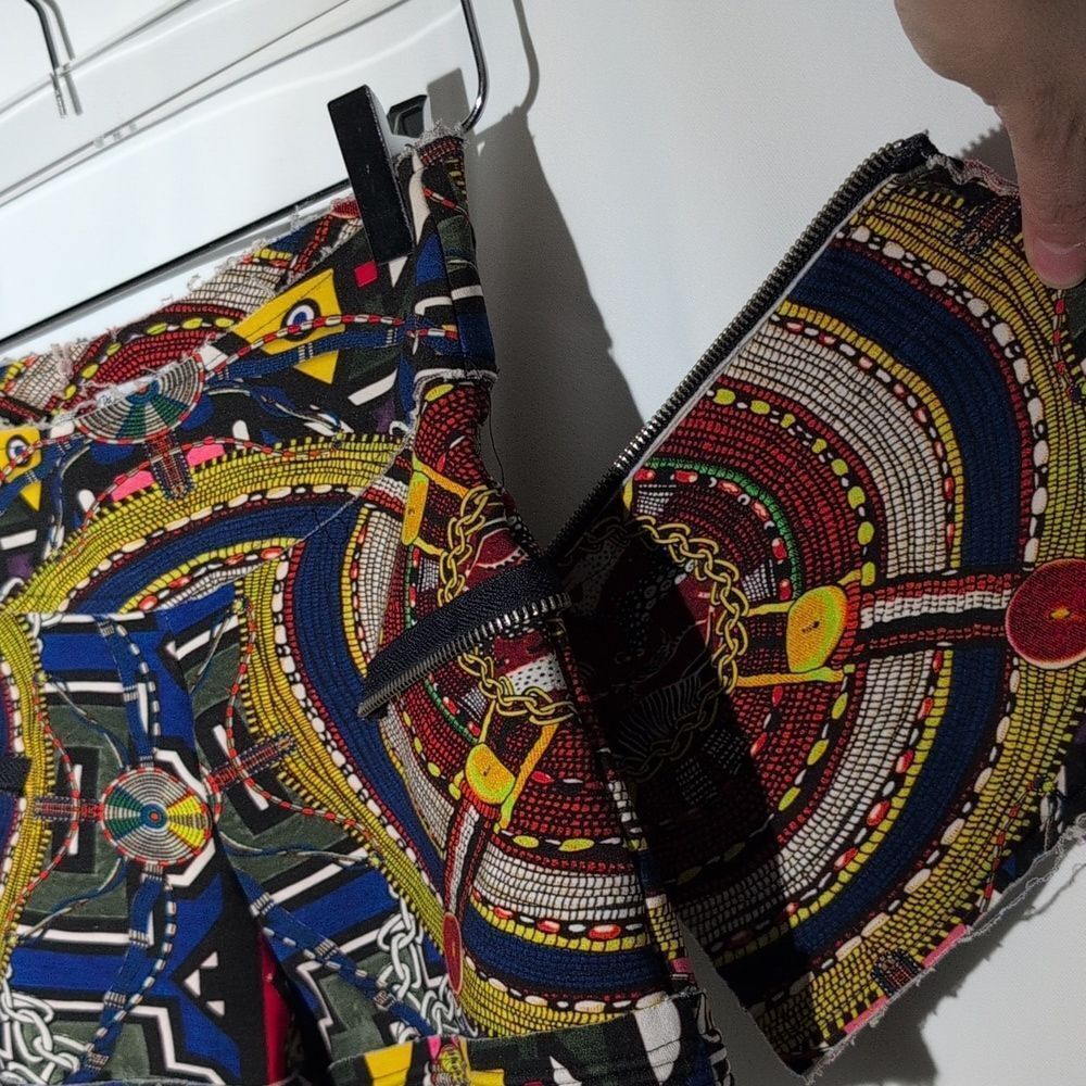 Colorful Geometric Patterned Shorts - Picture 4 of 8